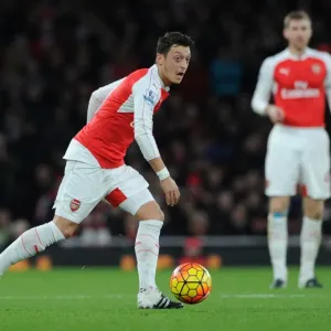 Mesut Ozil in Action: Arsenal vs. Sunderland, Premier League 2015-16