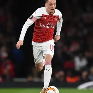 Mesut Ozil in Action: Arsenal vs Valencia, UEFA Europa League Semi-Final (2018-19)