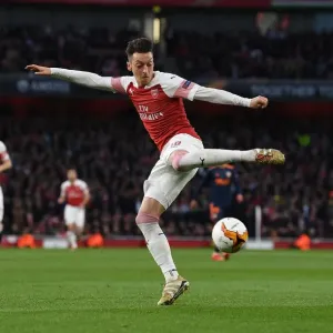 Mesut Ozil in Action: Arsenal vs Valencia, UEFA Europa League Semi-Final First Leg