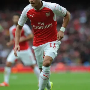 Mesut Ozil in Action: Arsenal vs. VfL Wolfsburg at Emirates Cup 2015/16