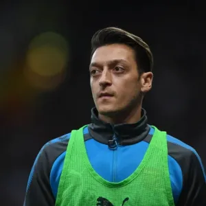 Mesut Ozil in Action: Arsenal vs. Watford, Premier League 2017-18