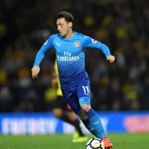 Mesut Ozil in Action: Arsenal vs. Watford, Premier League 2017-18