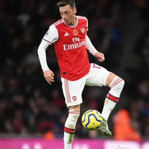 Mesut Ozil in Action: Arsenal vs. Wolverhampton Wanderers (2019-20) Mesut Ozil in Action: Arsenal vs. Wolverhampton Wanderers (2019-20)