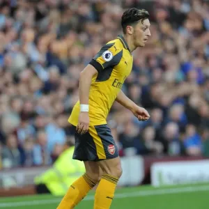 Mesut Ozil: In Action Against Burnley, Premier League 2016-17 Mesut Ozil: In Action Against Burnley, Premier League 2016-17