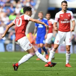 Mesut Ozil: In Action against Cardiff City, Premier League 2018-19