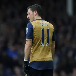 Mesut Ozil in Action: Everton vs Arsenal, Premier League 2015-16
