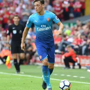 Mesut Ozil in Action: Liverpool vs Arsenal, Premier League 2017-18