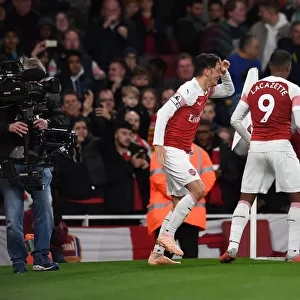 Mesut Ozil and Alexandre Lacazette Celebrate Goal: Arsenal vs Leicester City, Premier League 2018-19