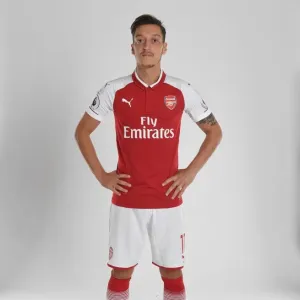 Mesut Ozil at Arsenal 2017-18 Team Photocall