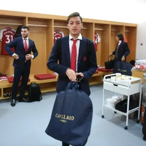 Mesut Ozil: Arsenal Home Changing Room before Arsenal vs Leicester City (2017-18) Mesut Ozil: Arsenal Home Changing Room before Arsenal vs Leicester City (2017-18)