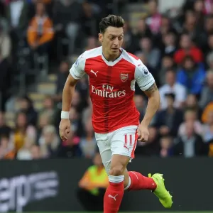 Mesut Ozil Print - Arsenal vs Hull City 2016 Mesut Ozil Print - Arsenal vs Hull City 2016