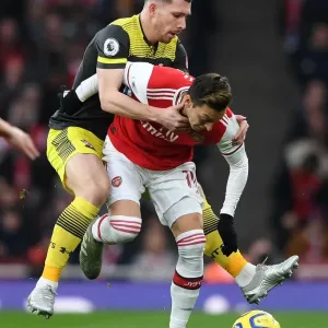 Mesut Ozil (Arsenal) Pierre-Emile Hojbjerg (Soton) Mesut Ozil (Arsenal) Pierre-Emile Hojbjerg (Soton)