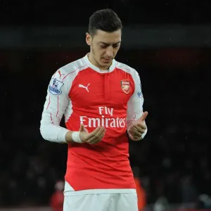 Mesut Ozil: Arsenal's Star Ahead of Arsenal vs Swansea City (2015-16)