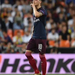 Mesut Ozil Bids Emotional Farewell to Valencia Fans After Arsenal's Europa League Exit Mesut Ozil Bids Emotional Farewell to Valencia Fans After Arsenal's Europa League Exit