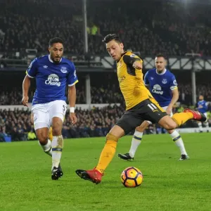Mesut Ozil Faces Ashley Williams: Everton vs. Arsenal, Premier League 2016-17