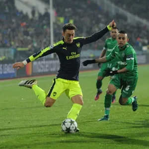 Mesut Ozil Faces Off Against Wanderson: Arsenal vs Ludogorets, UEFA Champions League, 2016
