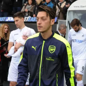 Mesut Ozil Gears Up: Swansea City vs Arsenal, Premier League 2016-17 Mesut Ozil Gears Up: Swansea City vs Arsenal, Premier League 2016-17