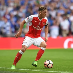 Mesut Ozil Lifts FA Cup: Arsenal's Victory over Chelsea (2017) Mesut Ozil Lifts FA Cup: Arsenal's Victory over Chelsea (2017)