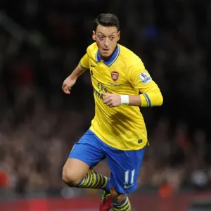 Mesut Ozil: Manchester United vs. Arsenal, Premier League Showdown (2013-14) Mesut Ozil: Manchester United vs. Arsenal, Premier League Showdown (2013-14)