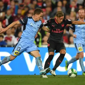 Mesut Ozil Outmaneuvers Brandon O'Neill: Sydney FC vs. Arsenal Pre-Season Clash Mesut Ozil Outmaneuvers Brandon O'Neill: Sydney FC vs. Arsenal Pre-Season Clash