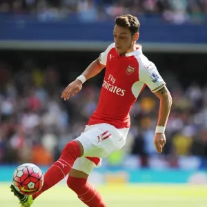 Mesut Ozil: Premier League Clash Against Chelsea, 2015-16 Mesut Ozil: Premier League Clash Against Chelsea, 2015-16