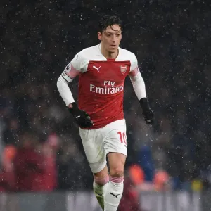Mesut Ozil Print - Arsenal v Cardiff City 2018-19