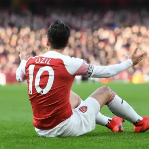 Mesut Ozil Print - Arsenal vs Burnley 2018-19 Action Photo Mesut Ozil Print - Arsenal vs Burnley 2018-19 Action Photo