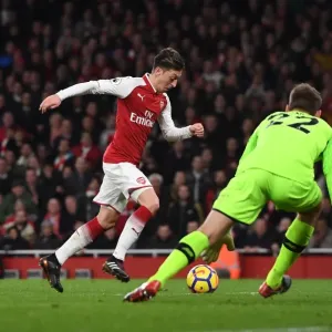 Mesut Ozil erzieltArsenals dritten Tor.Arsenal 3 : 2Liverpool