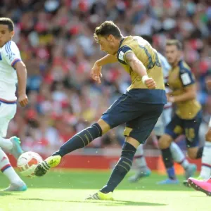 Mesut Ozil Scores: Arsenal's Win Against Olympique Lyonnais, Emirates Cup 2015/16