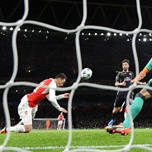 Mesut Ozil Scores First Arsenal Goal in Champions League: Arsenal 1-0 Dinamo Zagreb (2015)