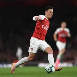Mesut Ozil Shines: Arsenal's 3-1 Victory Over Leicester City in the Premier League at Emirates Stadium Mesut Ozil Shines: Arsenal's 3-1 Victory Over Leicester City in the Premier League at Emirates Stadium