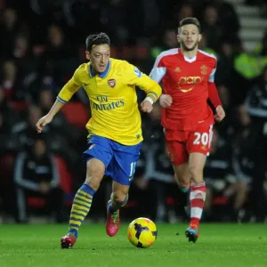 Mesut Ozil vs. Adam Lalana: Battle in the Premier League - Southampton vs. Arsenal (January 2014) Mesut Ozil vs. Adam Lalana: Battle in the Premier League - Southampton vs. Arsenal (January 2014)