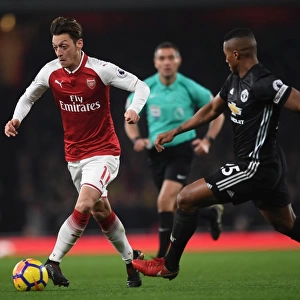 Mesut Ozil vs. Antonio Valencia: Battle at the Emirates - Arsenal vs. Manchester United (2017-18)