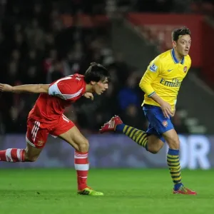 Mesut Ozil vs Jack Cork: Battle in the Midfield - Southampton vs Arsenal, Premier League 2013-14 Mesut Ozil vs Jack Cork: Battle in the Midfield - Southampton vs Arsenal, Premier League 2013-14