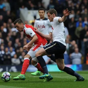 Mesut Ozil vs. Jan Vertonghen: A Premier League Showdown Mesut Ozil vs. Jan Vertonghen: A Premier League Showdown