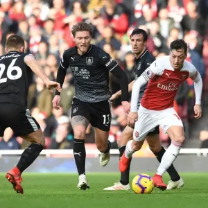 Mesut Ozil vs Jeff Hendrick: Clash at the Emirates - Arsenal vs Burnley, Premier League 2018-19