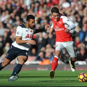 Mesut Ozil vs. Mousa Dembele: A Midfield Duel in the Arsenal vs. Tottenham Rivalry (2016-17 Premier League)