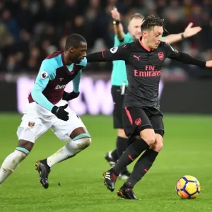 Mesut Ozil vs Pedro Obiang: Intense Clash in West Ham United vs Arsenal Premier League Match Mesut Ozil vs Pedro Obiang: Intense Clash in West Ham United vs Arsenal Premier League Match