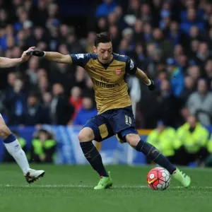 Mesut Ozil vs Seamus Coleman: A Battle at Goodison Park, Premier League 2015-16