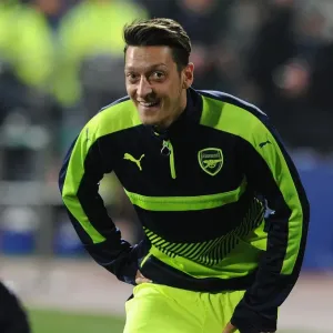 Mesut Ozil Warming Up: Arsenal vs Ludogorets Razgrad, UEFA Champions League, 2016 Mesut Ozil Warming Up: Arsenal vs Ludogorets Razgrad, UEFA Champions League, 2016