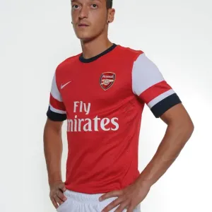 Mesut Ozil's Arsenal Debut: First Photo Shoot in Munich