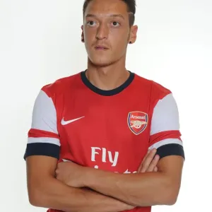 Mesut Ozil's Arsenal Debut: Munich Photo Shoot