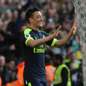 Mesut Ozil Print: Stoke City vs Arsenal 2016-17 Mesut Ozil Print: Stoke City vs Arsenal 2016-17