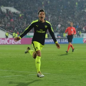 Mesut Ozil's Decisive Goal: Arsenal's Triumph over Ludogorets Razgrad in the 2016-17 UEFA Champions League