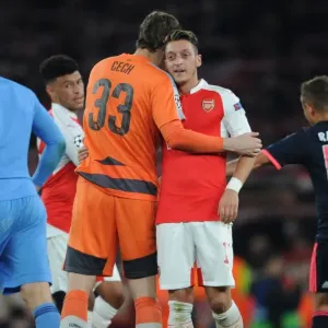 Mesut Ozil's Dramatic Late Goal: Arsenal Stuns Bayern Munich in Champions League Showdown Mesut Ozil's Dramatic Late Goal: Arsenal Stuns Bayern Munich in Champions League Showdown