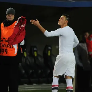 Mesut Ozil's Emotional Farewell: Borussia Dortmund vs. Arsenal, UEFA Champions League (2013)