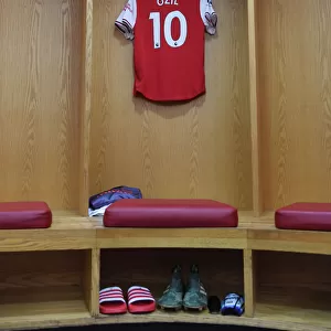 Mesut Ozil's Focus: Arsenal FC's Star Player Prepares for Battle against Brighton & Hove Albion (Premier League 2019-20)
