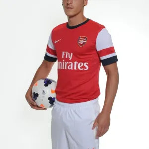 Mesut Ozil's Munich Debut: Arsenal's New Signing at Photo Shoot