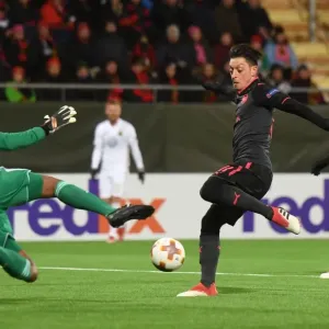 Mesut Ozil's Shot Saved by Aly Keita in Ostersunds vs Arsenal UEFA Europa League Match Mesut Ozil's Shot Saved by Aly Keita in Ostersunds vs Arsenal UEFA Europa League Match