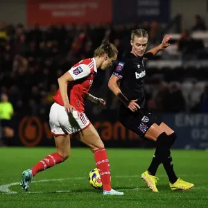 Miedema's Dominance: Arsenal Women Crush West Ham United in FA WSL Showdown